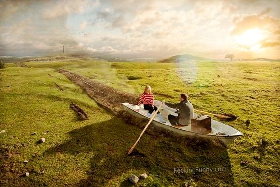 romantic-couple-rol-the-boat-on-grass
