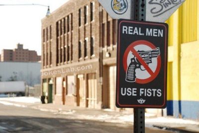 funny-road-sign-no-gun-real-man-use-fists
