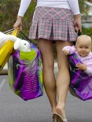 Good parenting: how to carry a baby with a shopping bag