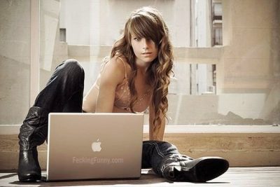how-apple-girls-use-laptop