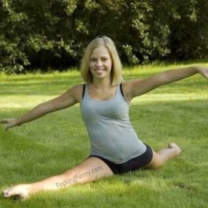 yoga-girl-doing-split