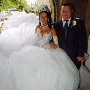 funny-bride-wedding-dress