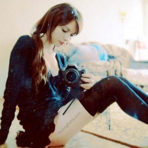 girl-with-camera