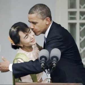 bad-kiss-obama-and-Aung-San-Suu-Kyi