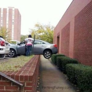 Woman parking: you cannot do it